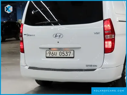 HYUNDAI STAREX 3-SEATER VAN