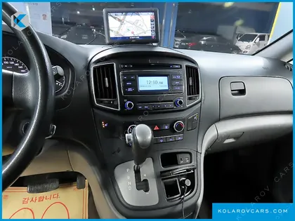 HYUNDAI STAREX 3-SEATER VAN
