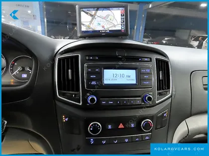 HYUNDAI STAREX 3-SEATER VAN