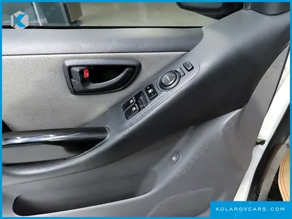 HYUNDAI STAREX 3-SEATER VAN