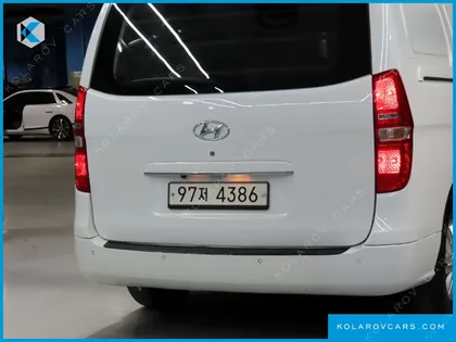 HYUNDAI STAREX 3-SEATER VAN