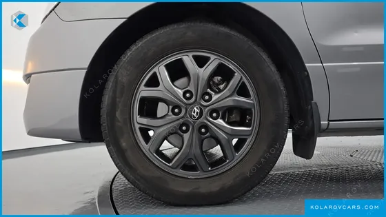 HYUNDAI STAREX 12-SEATER WAGON