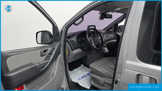 HYUNDAI STAREX 12-SEATER WAGON