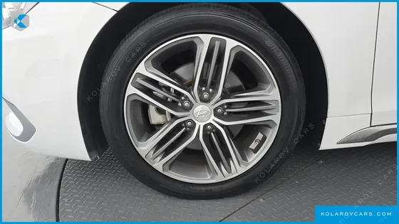 HYUNDAI GRANDEUR 3.0 MODREN BASIC (RENTAL CAR)