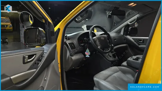 HYUNDAI STAREX GUARD CAR OF CHILDREN