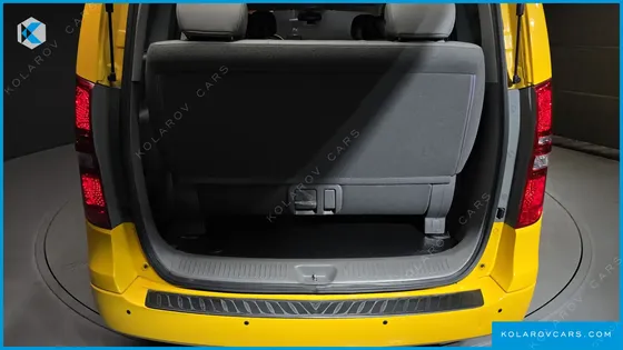 HYUNDAI STAREX GUARD CAR OF CHILDREN