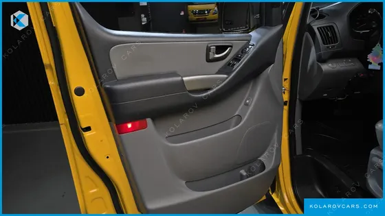 HYUNDAI STAREX GUARD CAR OF CHILDREN