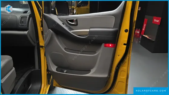 HYUNDAI STAREX GUARD CAR OF CHILDREN