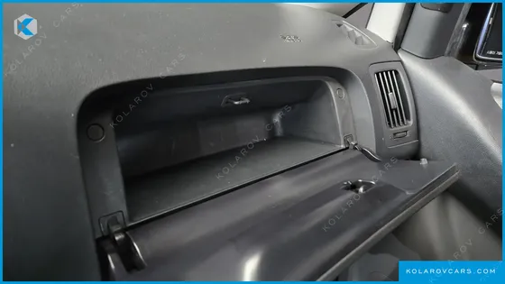 HYUNDAI STAREX GUARD CAR OF CHILDREN