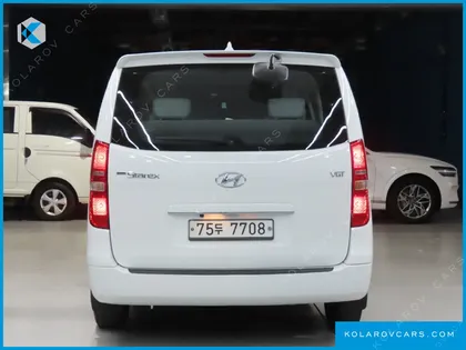HYUNDAI STAREX 11-SEATER WAGON