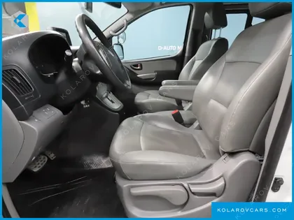 HYUNDAI STAREX 11-SEATER WAGON