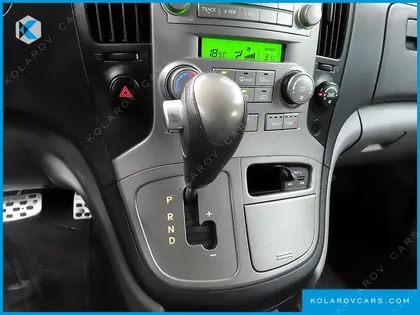 HYUNDAI STAREX 11-SEATER WAGON
