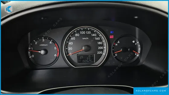 HYUNDAI STAREX 3-SEATER VAN