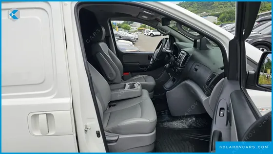 HYUNDAI STAREX 3-SEATER VAN