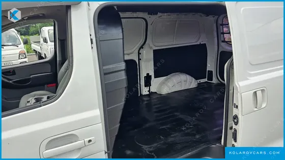 HYUNDAI STAREX 3-SEATER VAN