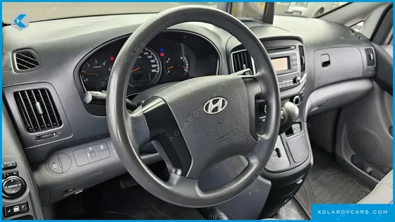 HYUNDAI STAREX 3-SEATER VAN
