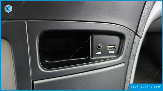 HYUNDAI STAREX 3-SEATER VAN