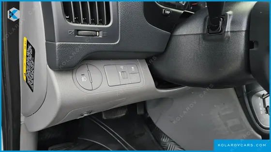 HYUNDAI STAREX 3-SEATER VAN