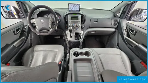HYUNDAI STAREX 12-SEATER WAGON