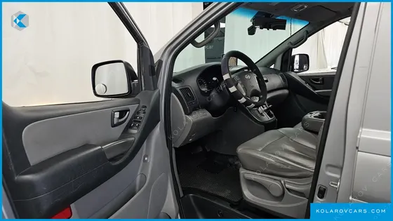 HYUNDAI STAREX 12-SEATER WAGON