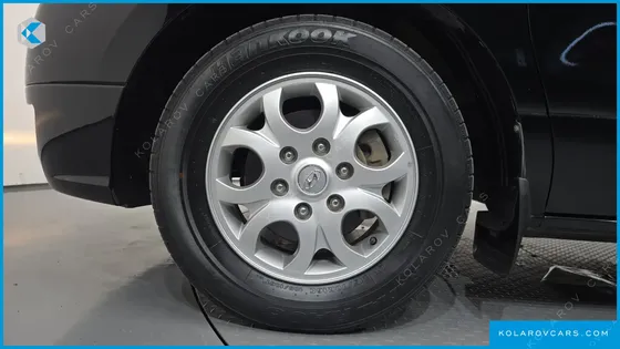 HYUNDAI STAREX 11-SEATER WAGON