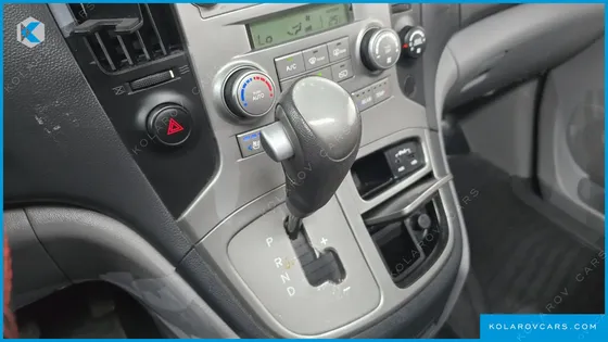 HYUNDAI STAREX 11-SEATER WAGON