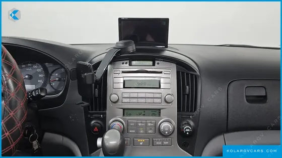 HYUNDAI STAREX 11-SEATER WAGON
