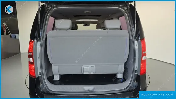 HYUNDAI STAREX 11-SEATER WAGON