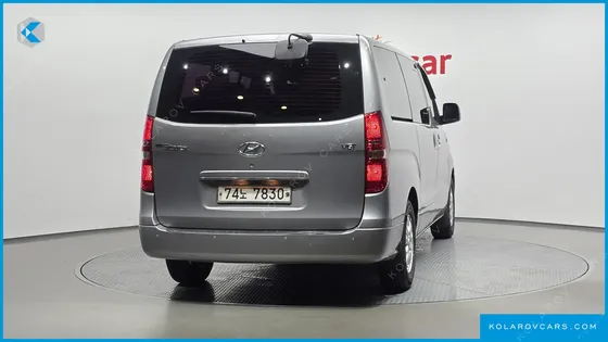 HYUNDAI STAREX 12-SEATER WAGON