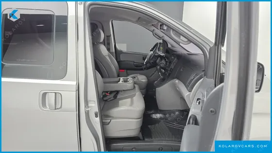 HYUNDAI STAREX 12-SEATER WAGON
