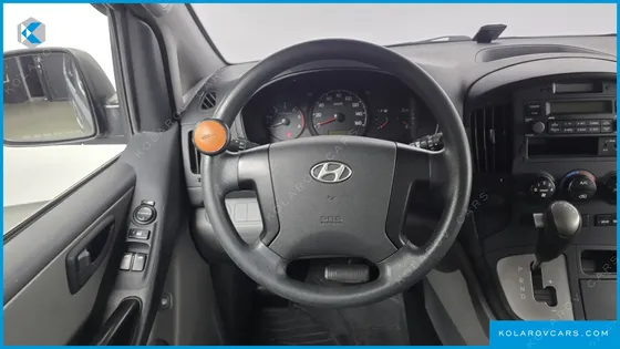 HYUNDAI STAREX 12-SEATER WAGON
