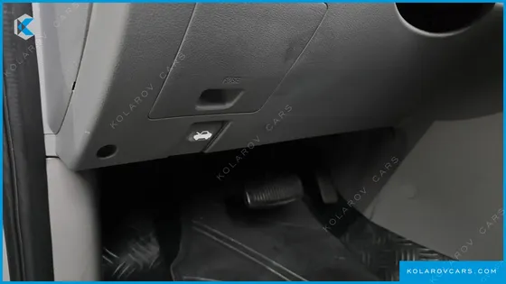 HYUNDAI STAREX 12-SEATER WAGON