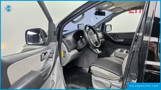 HYUNDAI STAREX 3-SEATER LPI VAN