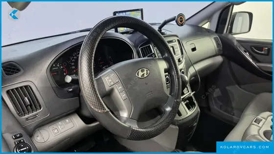 HYUNDAI STAREX 3-SEATER LPI VAN