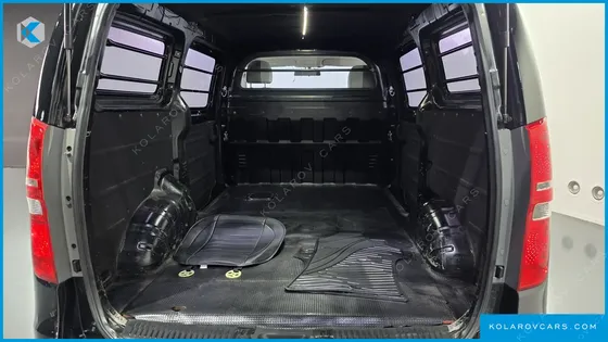 HYUNDAI STAREX 3-SEATER LPI VAN