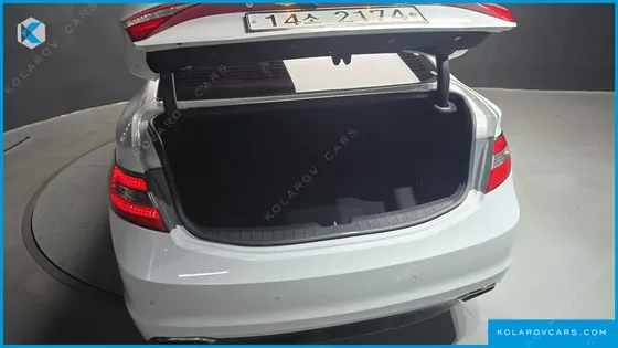 HYUNDAI GRANDEUR HG240 MODERN