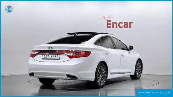 HYUNDAI GRANDEUR HG240 MODERN