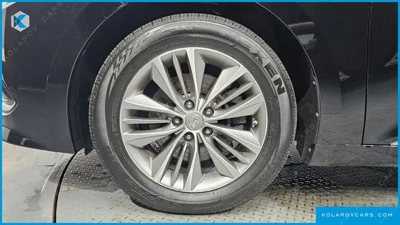 HYUNDAI GRANDEUR HG240 MODERN