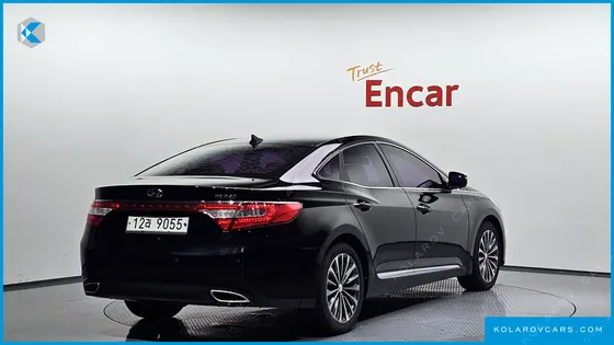 HYUNDAI GRANDEUR HG240 MODERN