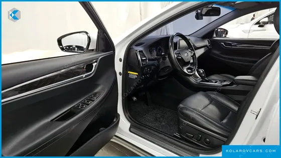 HYUNDAI GRANDEUR 2.4 MODERN BASIC (RENTAL CAR)