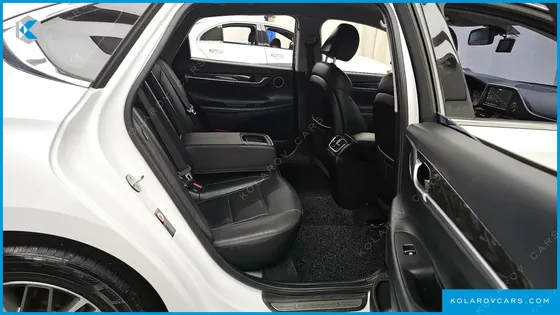 HYUNDAI GRANDEUR 2.4 MODERN BASIC (RENTAL CAR)