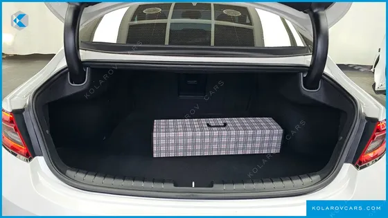 HYUNDAI GRANDEUR 2.4 MODERN BASIC (RENTAL CAR)
