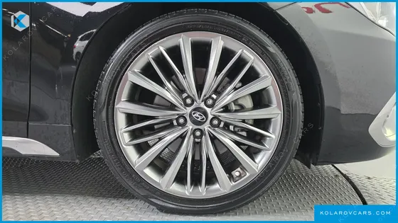 HYUNDAI GRANDEUR 2.2 DIESEL PREMIUM