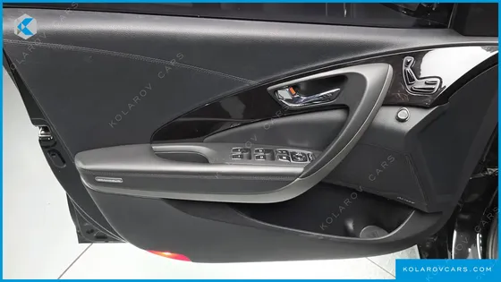 HYUNDAI GRANDEUR HG240 MODERN