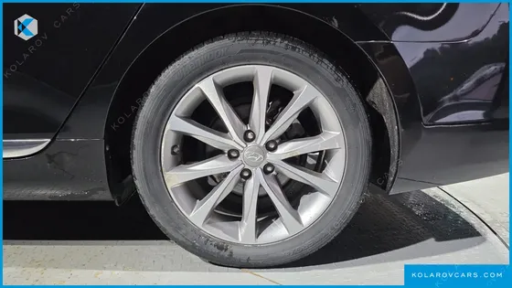 HYUNDAI GRANDEUR HG240 MODERN