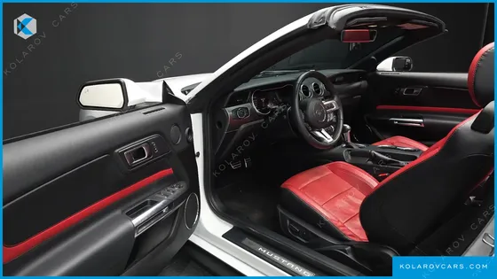 FORD MUSTANG CONVERTIBLE
