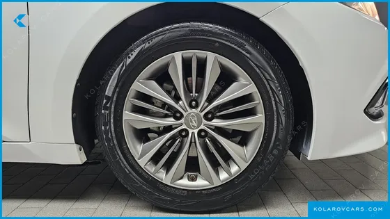 HYUNDAI GRANDEUR HG240 MODERN
