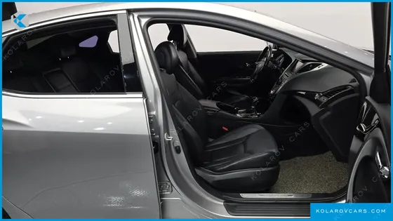 HYUNDAI GRANDEUR HG240 LUXURY