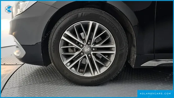 HYUNDAI GRANDEUR 2.4 MODERN BASIC (RENTAL CAR)