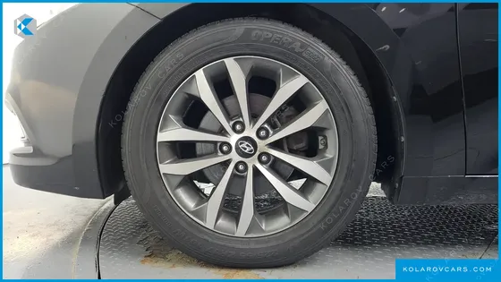 HYUNDAI GRANDEUR HG240 LUXURY